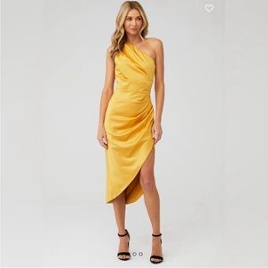 $189 Msrp Elliatt sz xs Yellow One-Shoulder Dress